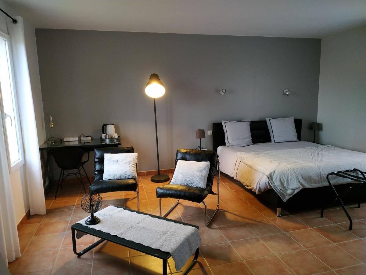 Bastide De Luzert Bed & Breakfast *