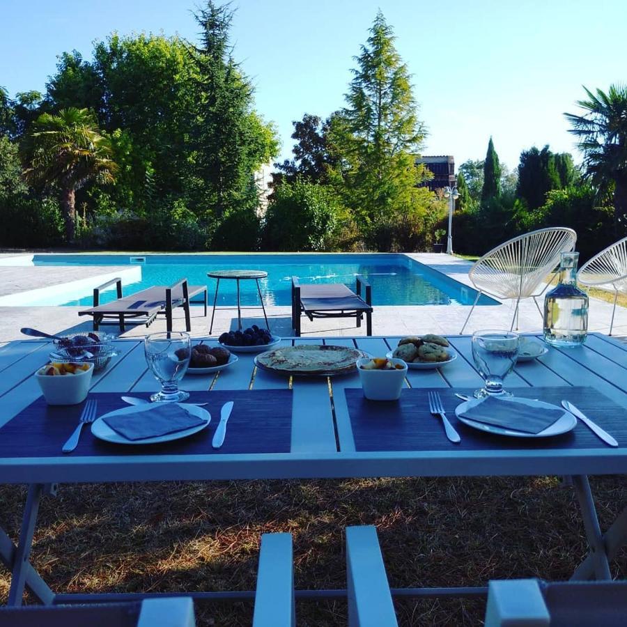 Bastide De Luzert Bed & Breakfast *