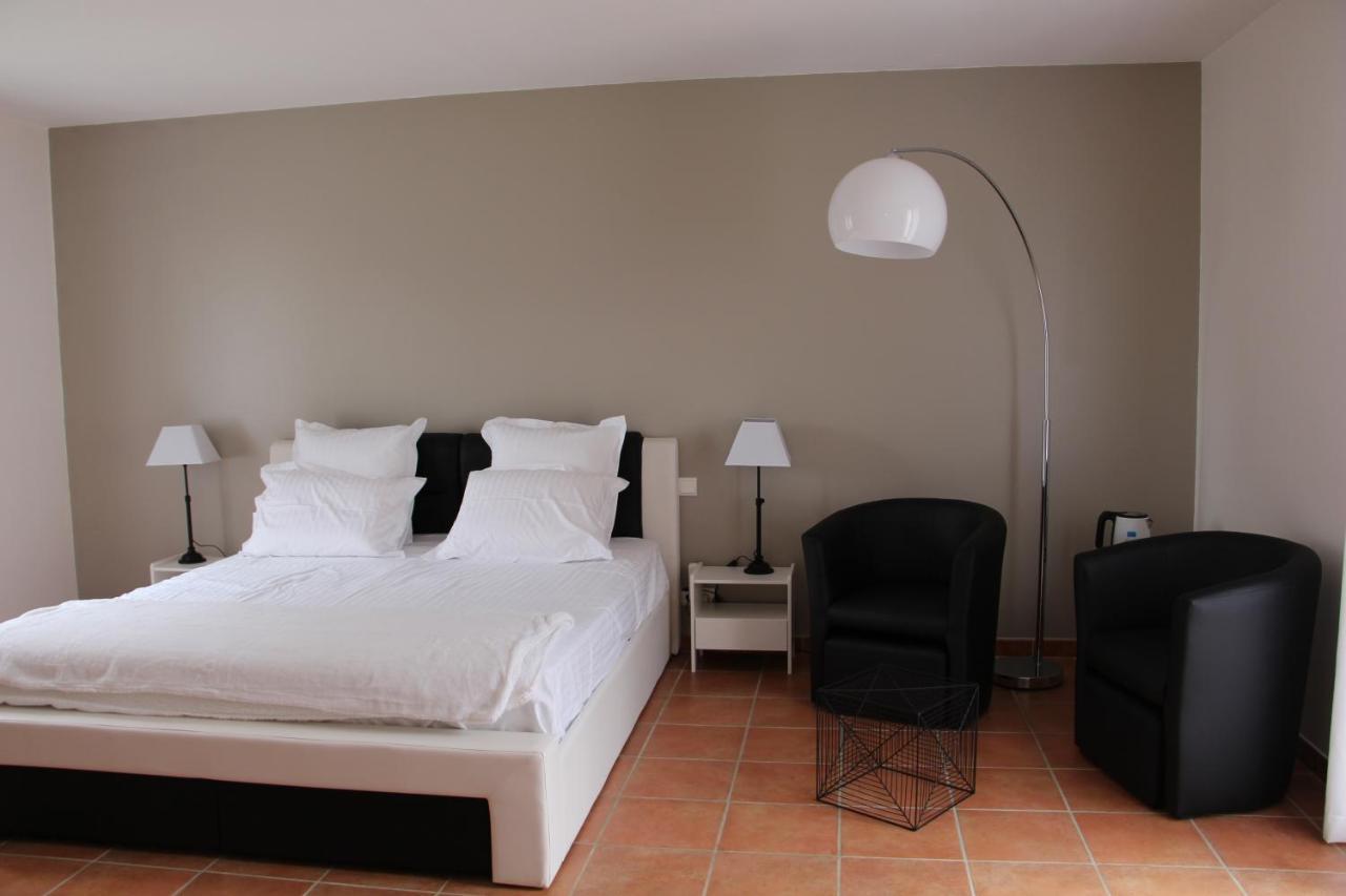 Bastide De Luzert Bed & Breakfast